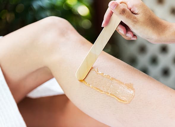 Depilación con cera caliente y tibia en centro de estética de Vigo